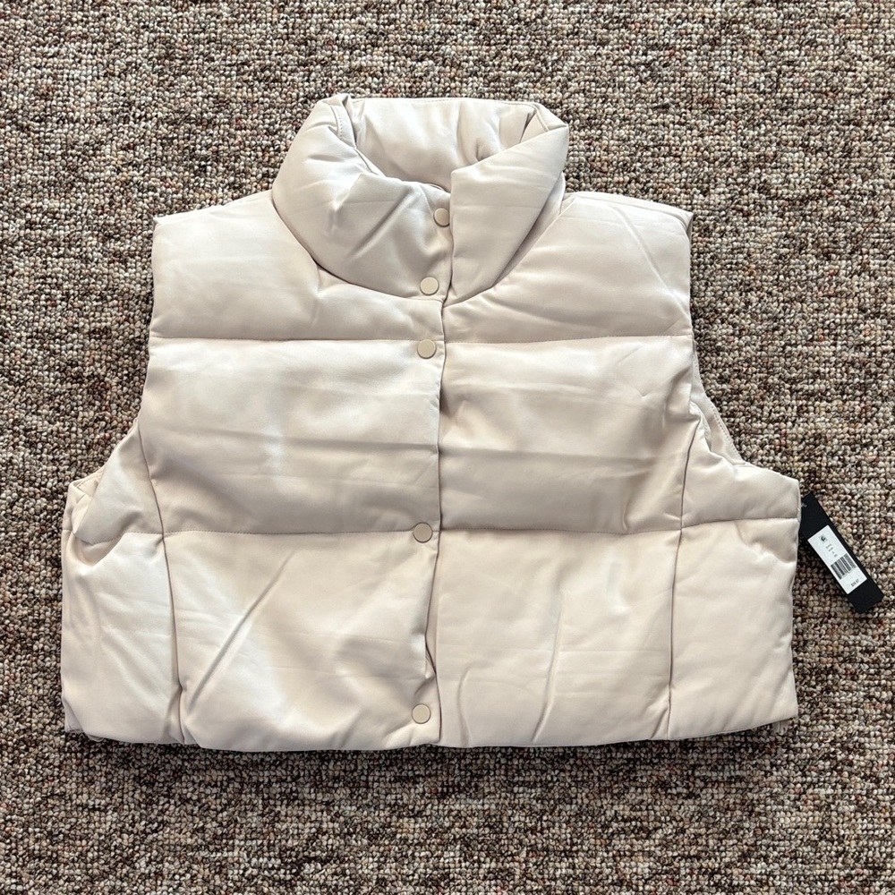 NWT faux leather vest - Picture 2 of 9